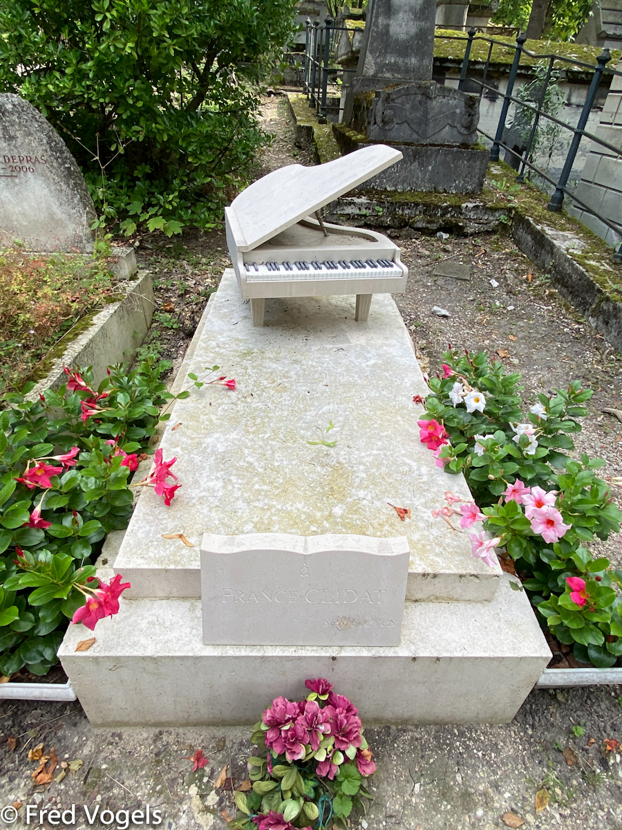 Pere Lachaise 2021-112.jpg