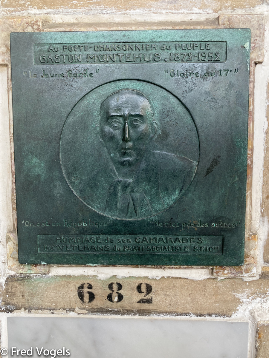 Pere Lachaise 2021-151.jpg