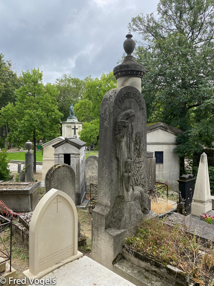 Pere Lachaise 2021-201.jpg