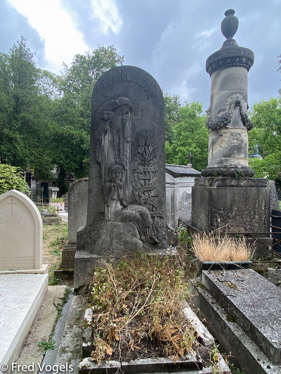 Pere Lachaise 2021-203.jpg