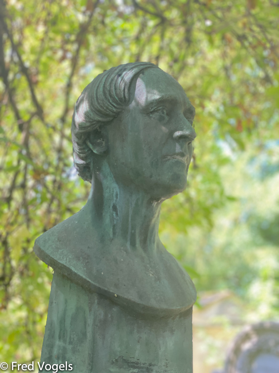 Pere Lachaise 2021-326.jpg