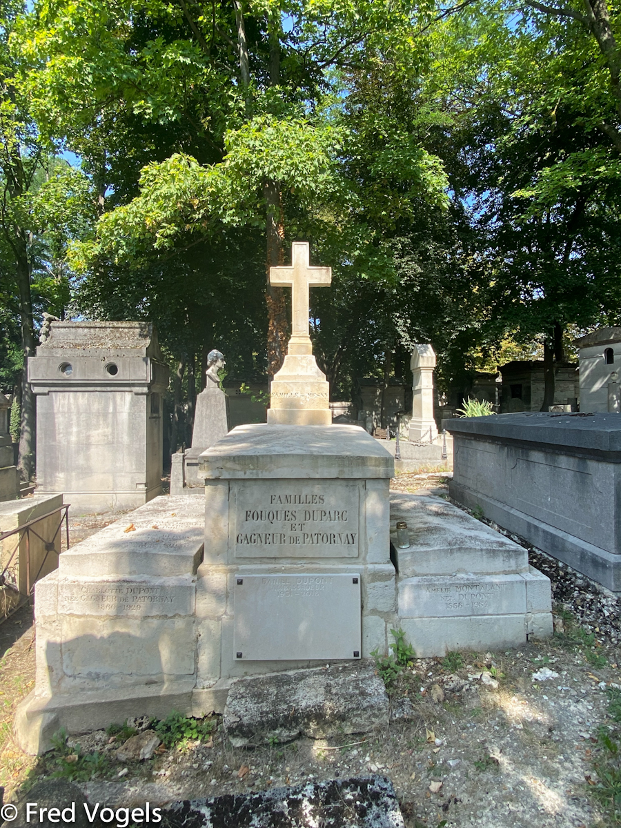 Pere Lachaise 2021-327.jpg