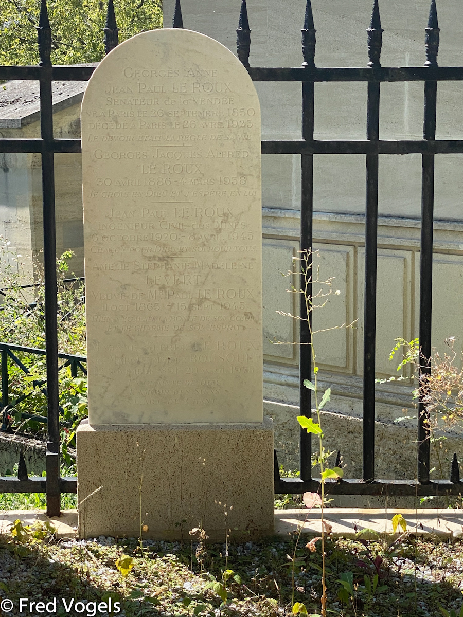 Pere Lachaise 2021-362.jpg