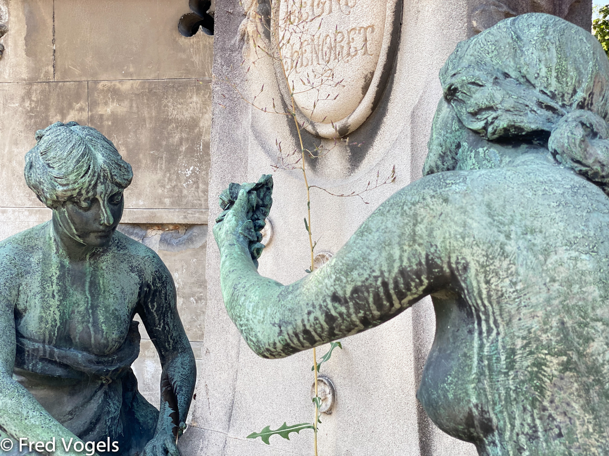 Pere Lachaise 2021-386.jpg