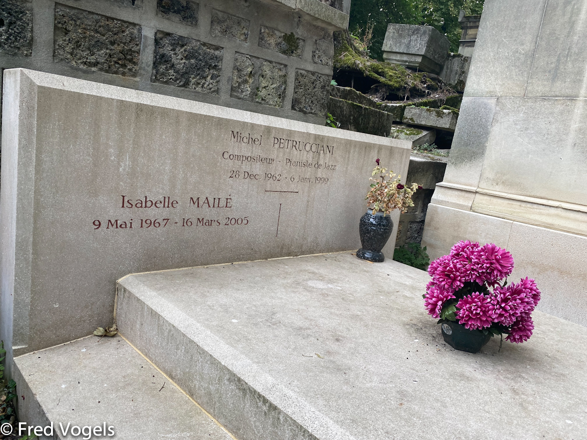 Pere Lachaise 2021-433.jpg